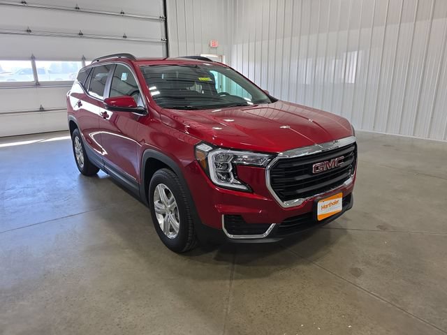 Used 2024 GMC Terrain SLE w/ Driver Convenience Package AWD/4WD image 2