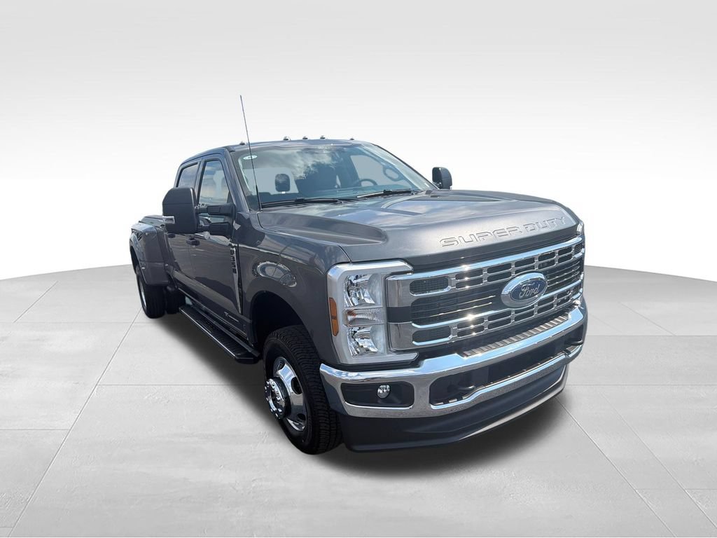 New 2026 Ford F350 XLT w/ FX4 Off-Road Package AWD/4WD image 16