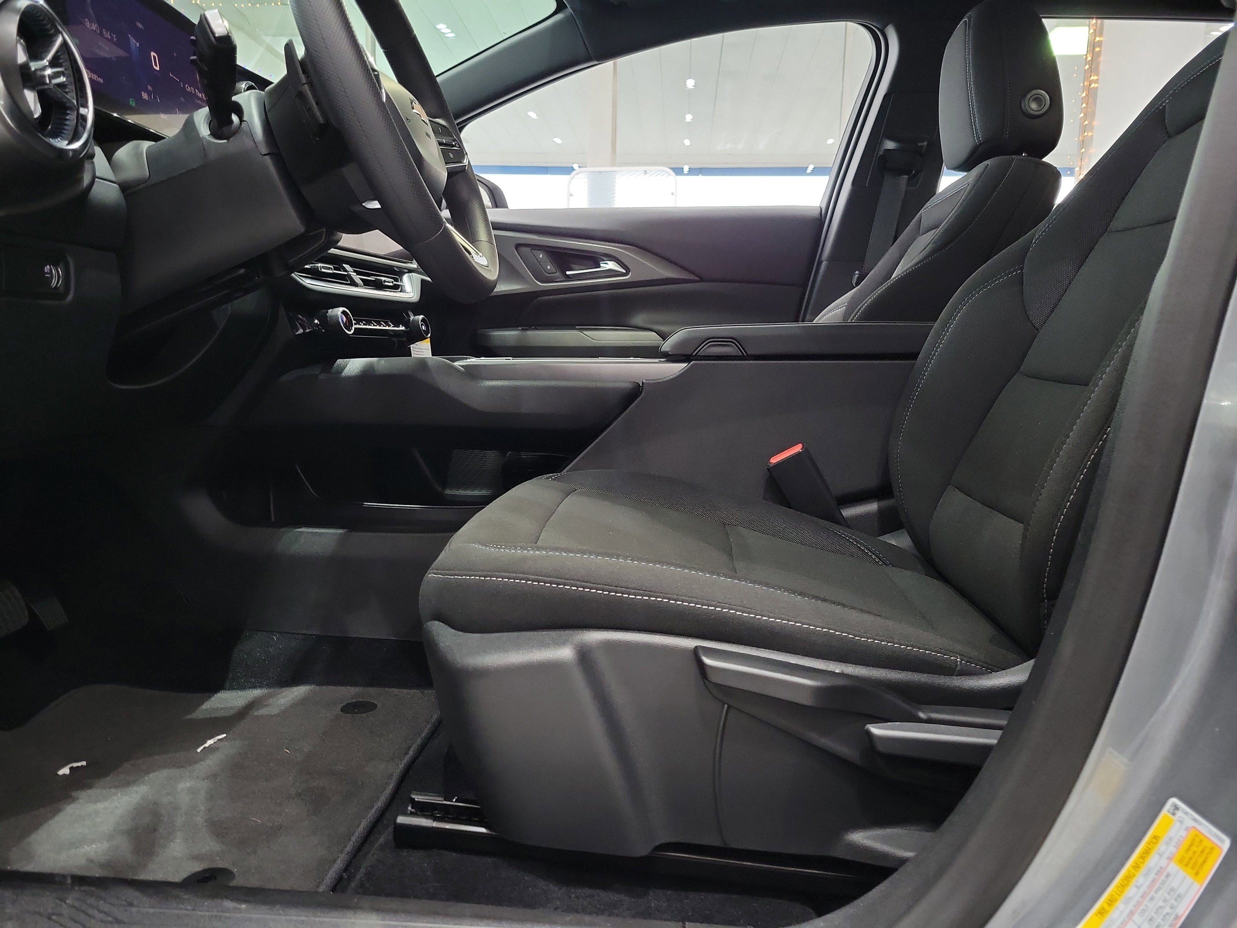 New 2026 Chevrolet Equinox EV LT FWD image 16
