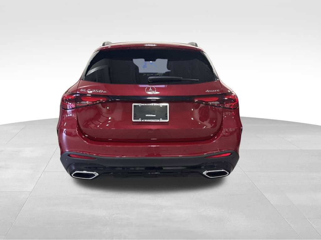 Used 2025 Mercedes-Benz GLC 350e image 4