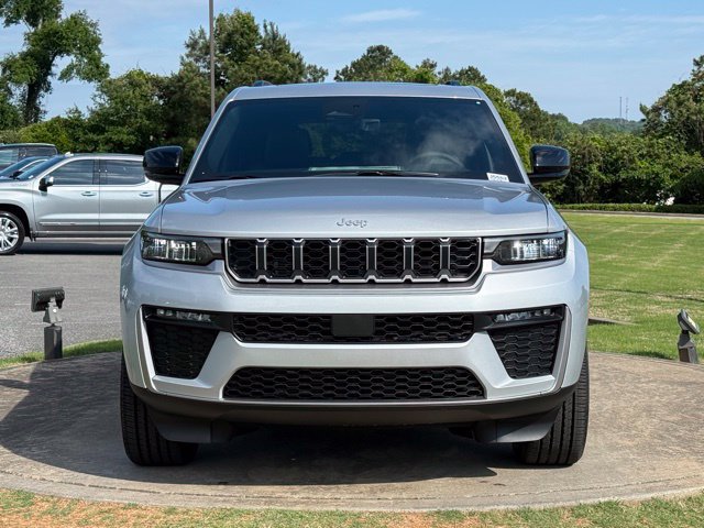 New 2026 Jeep Grand Cherokee Limited w/ Trailer Tow Package AWD/4WD image 2