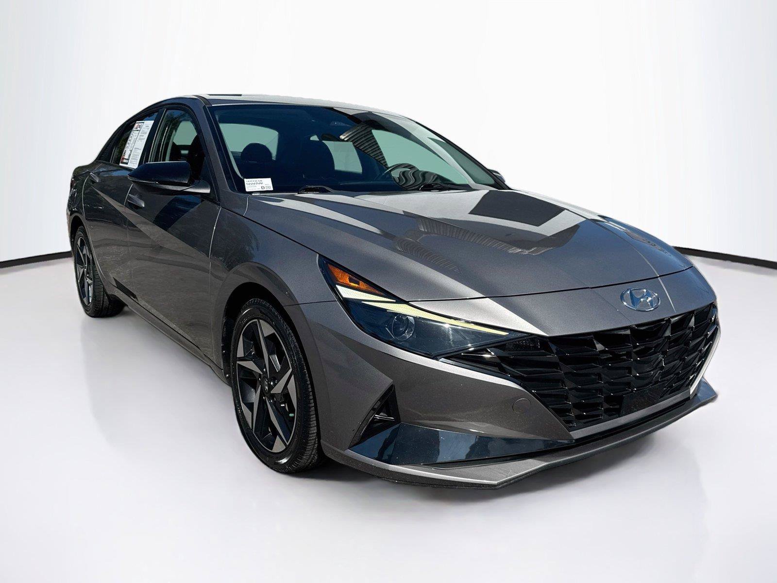 Used 2022 Hyundai Elantra SEL w/ Convenience + Premium Package FWD image 7