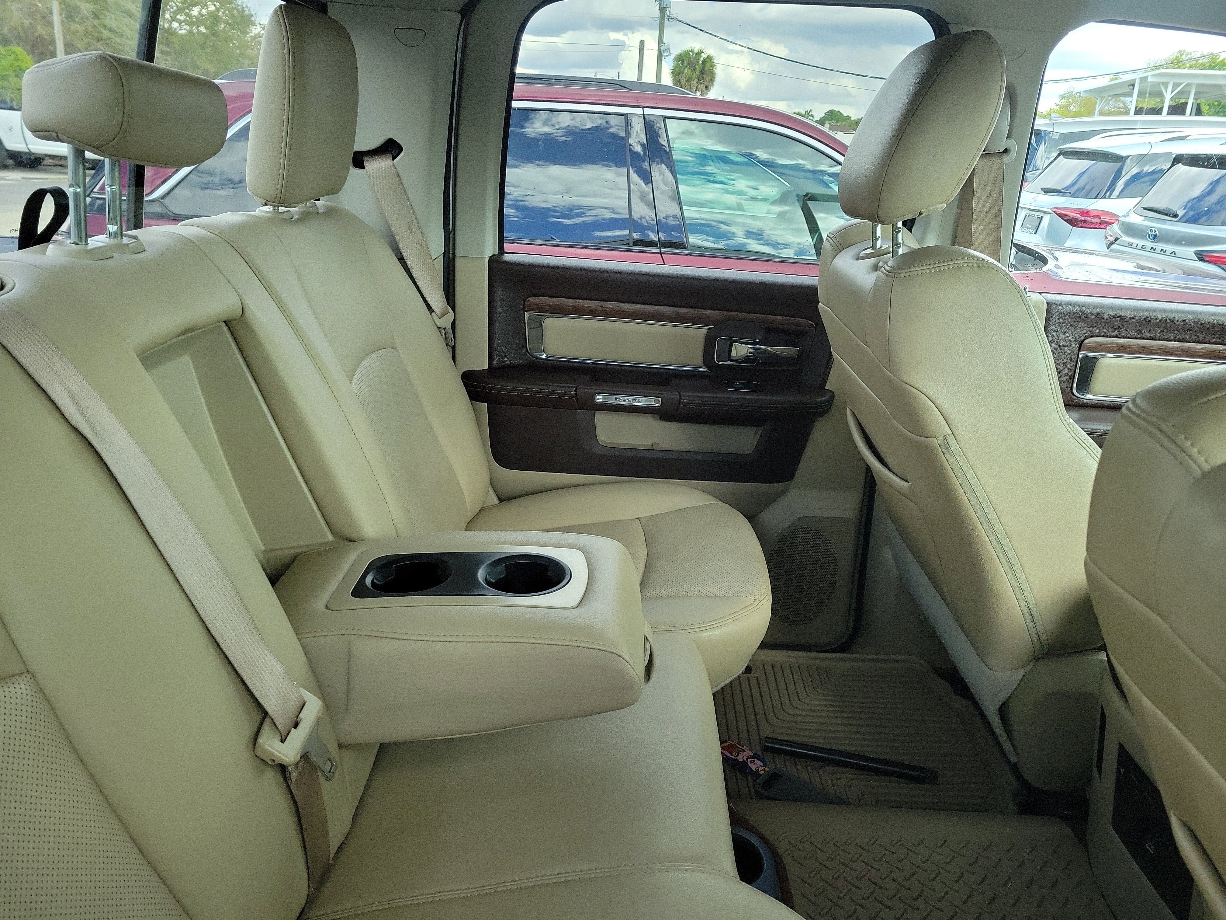 Used 2016 RAM 1500 Laramie w/ Convenience Group image 11