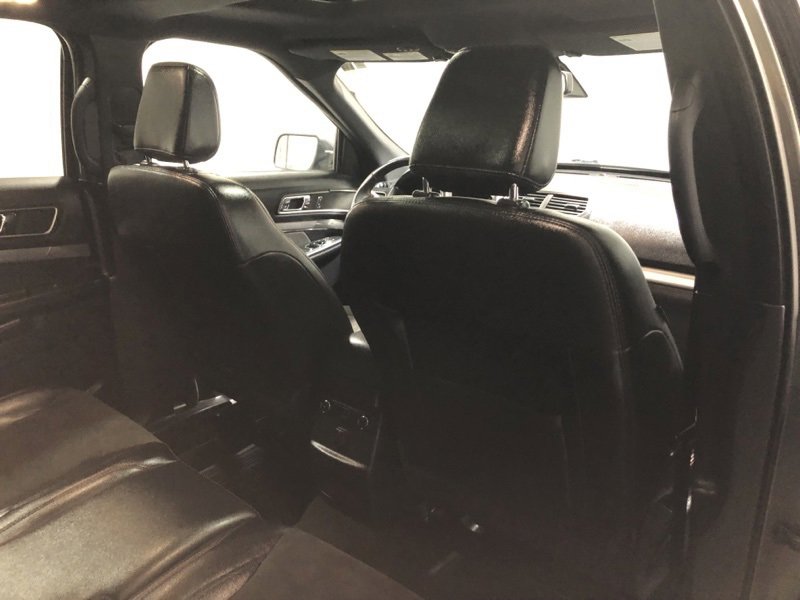 Used 2018 Ford Explorer XLT w/ Equipment Group 202A image 12