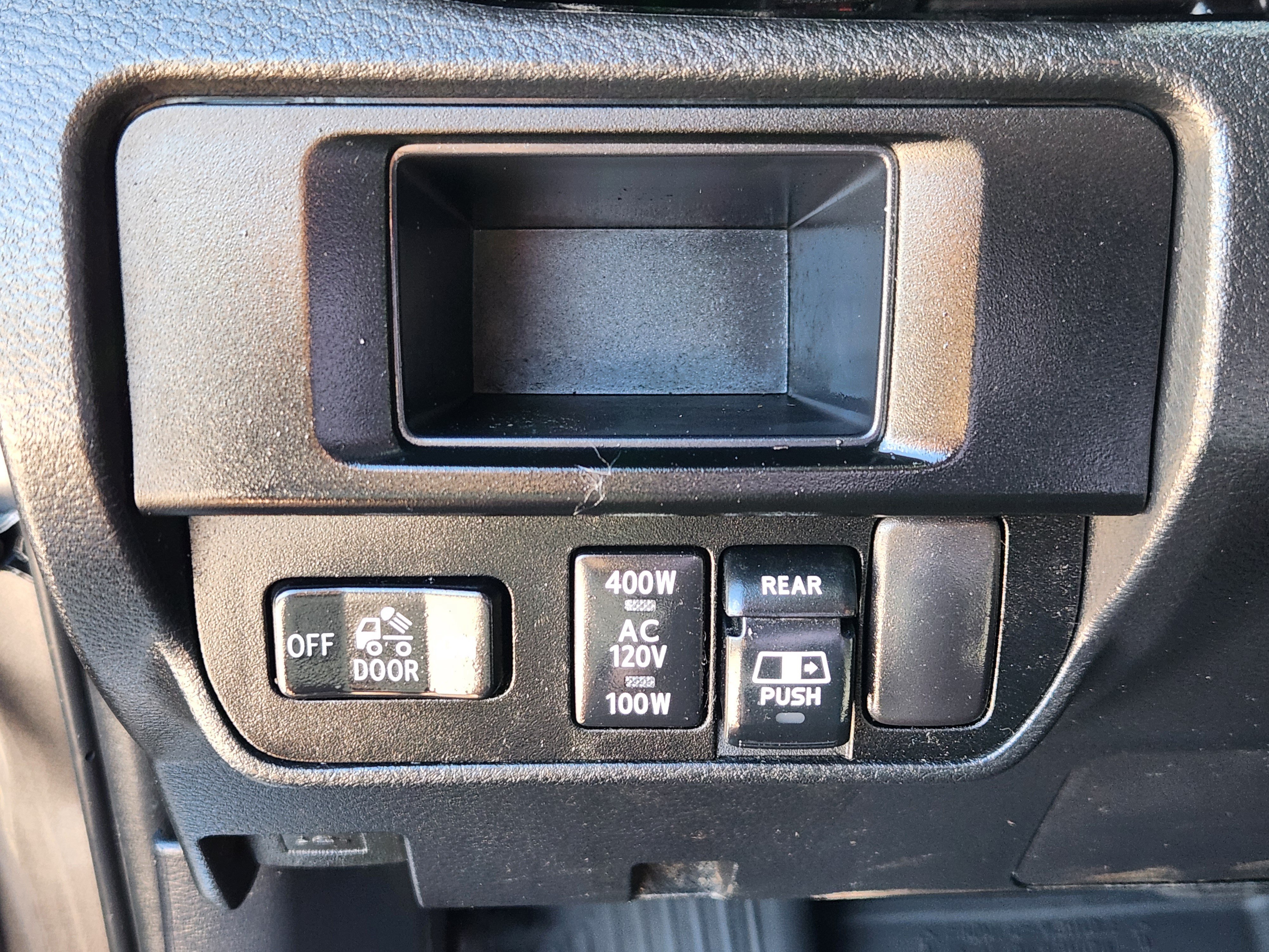 Used 2017 Toyota Tacoma TRD Sport w/ Tow Package (A/T) AWD/4WD image 24