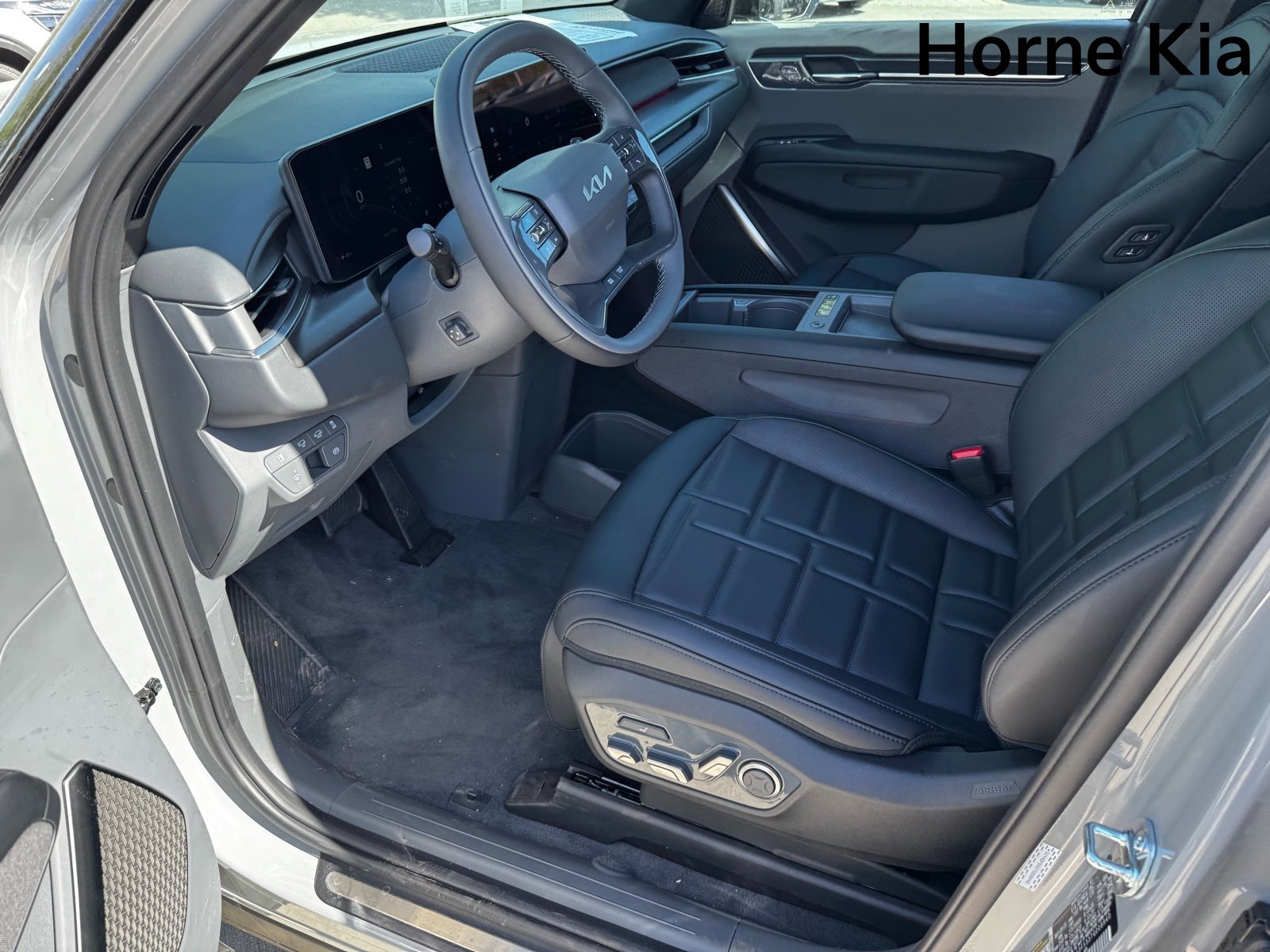 New 2026 Kia EV9 Land w/ Nightfall Edition Package image 9