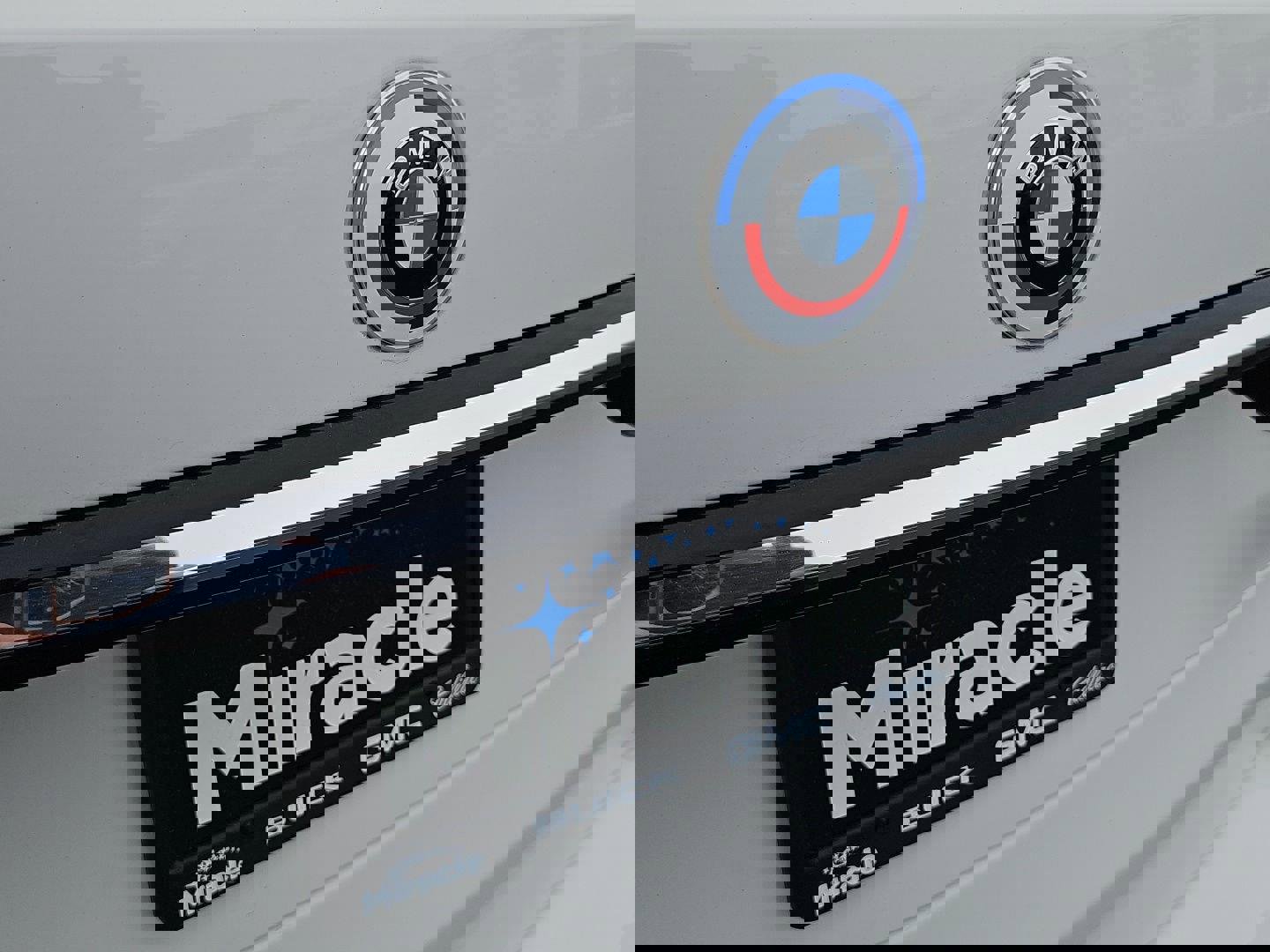 Used 2023 BMW X7 M60i w/ Executive Package image 36