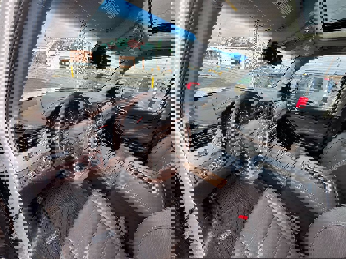 Used 2020 GMC Yukon Denali w/ Denali Ultimate Package AWD/4WD image 12