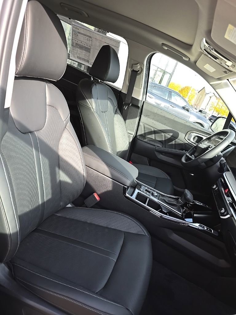 New 2026 Kia Sorento SX image 8