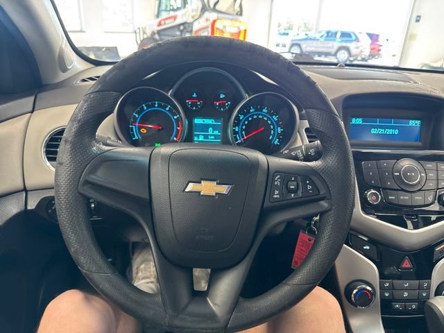 Used 2015 Chevrolet Cruze LS FWD image 28