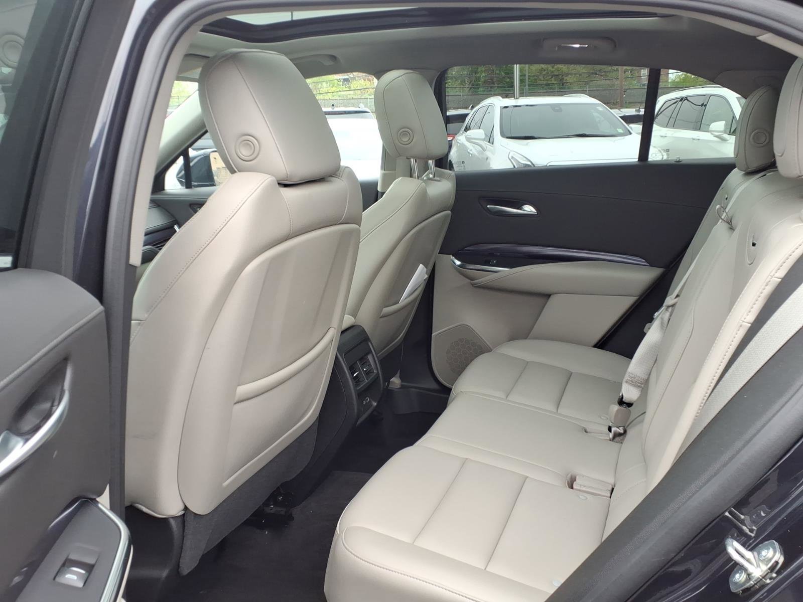 Certified 2023 Cadillac XT4 Luxury w/ Cold Weather Package AWD/4WD image 16