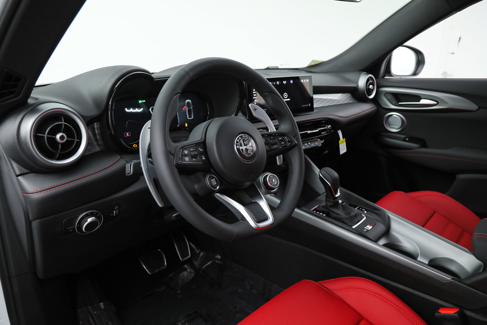 New 2026 Alfa Romeo Tonale Veloce w/ Quick Order Package 23H Volce image 19