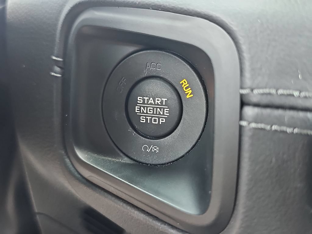 Used 2025 Jeep Wrangler Unlimited Rubicon AWD/4WD image 31