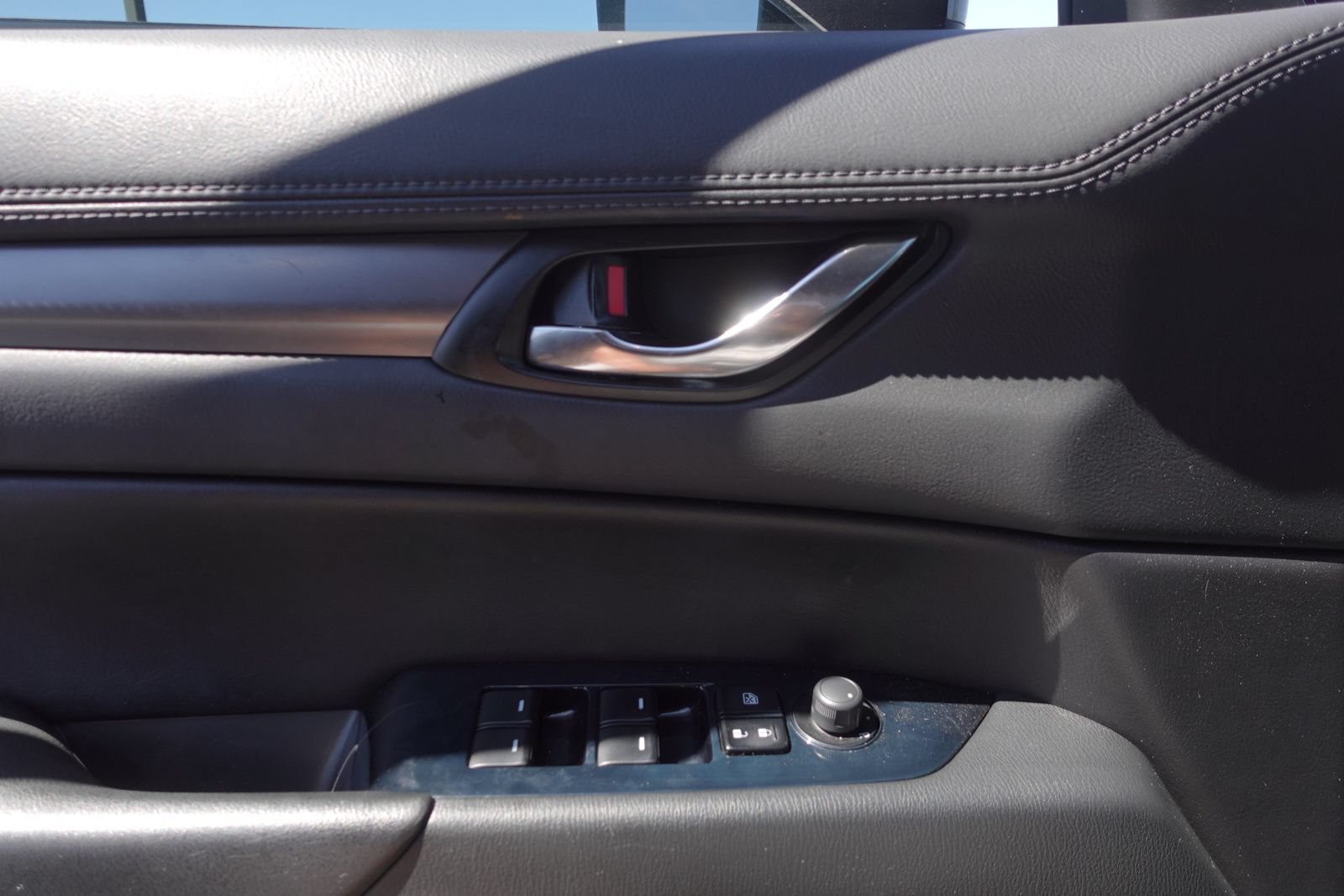 Used 2018 MAZDA CX-5 Touring w/ Preferred Equipment Package FWD image 16