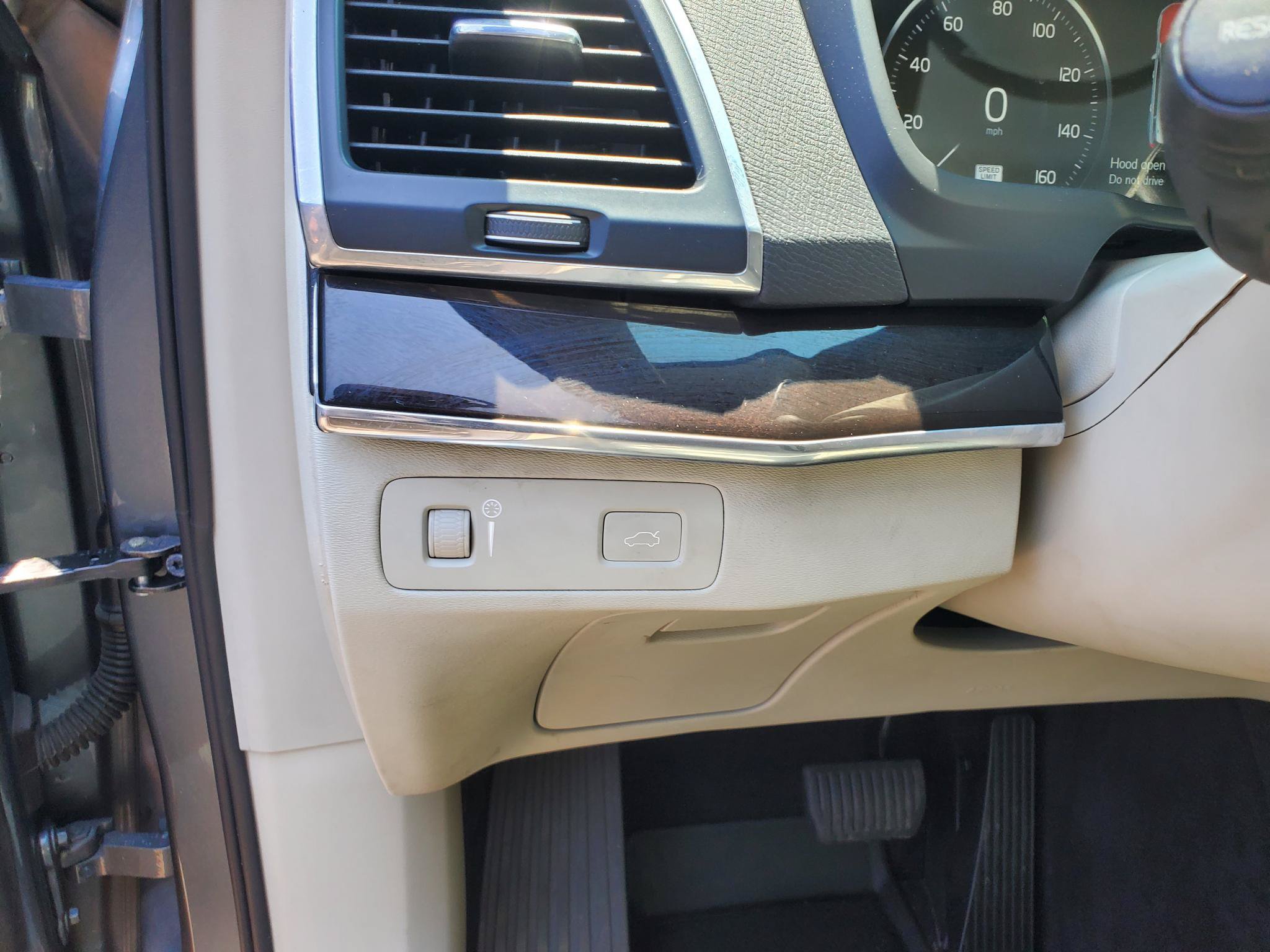 Used 2019 Volvo XC90 T6 Momentum w/ Advanced Package AWD/4WD image 38