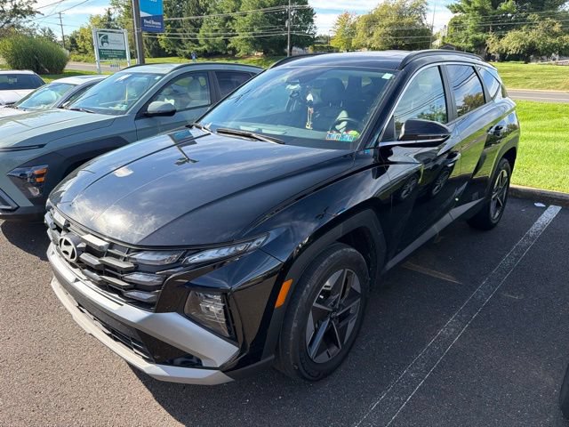 Certified 2025 Hyundai Tucson SEL AWD/4WD image 2