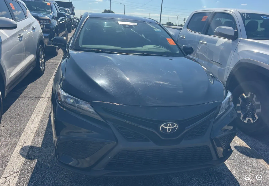 Used 2022 Toyota Camry SE FWD image 7