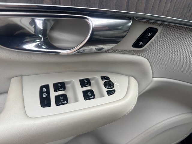 Used 2021 Volvo XC90 T6 Inscription w/ Lounge Package image 13
