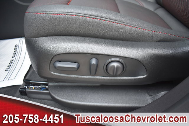New 2026 Chevrolet Blazer RS w/ LPO, Floor Liner Package FWD image 17