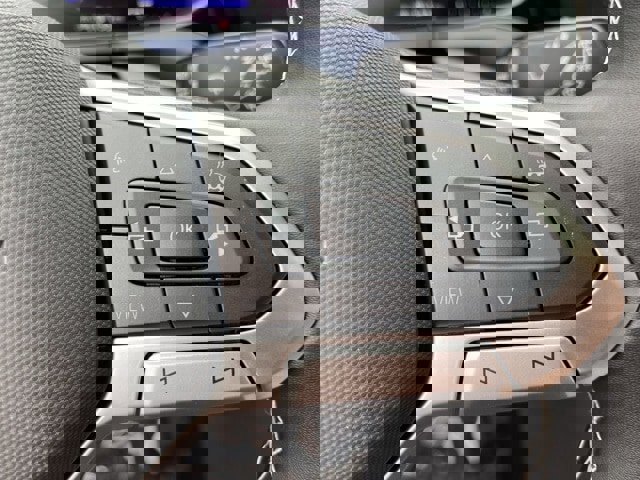 New 2024 Volkswagen Taos SE image 32