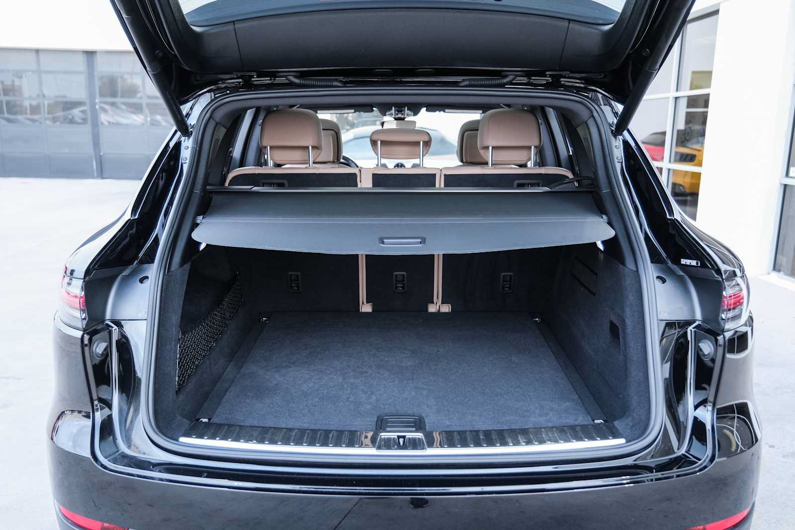 Used 2019 Porsche Cayenne AWD/4WD image 45