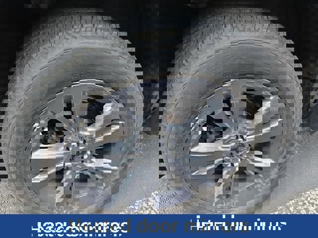 Used 2022 Ford Explorer XLT w/ Equipment Group 202A image 28