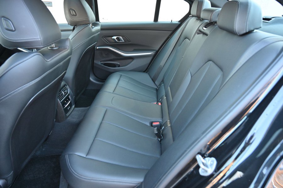 Used 2025 BMW 330i 330i Sedan image 21