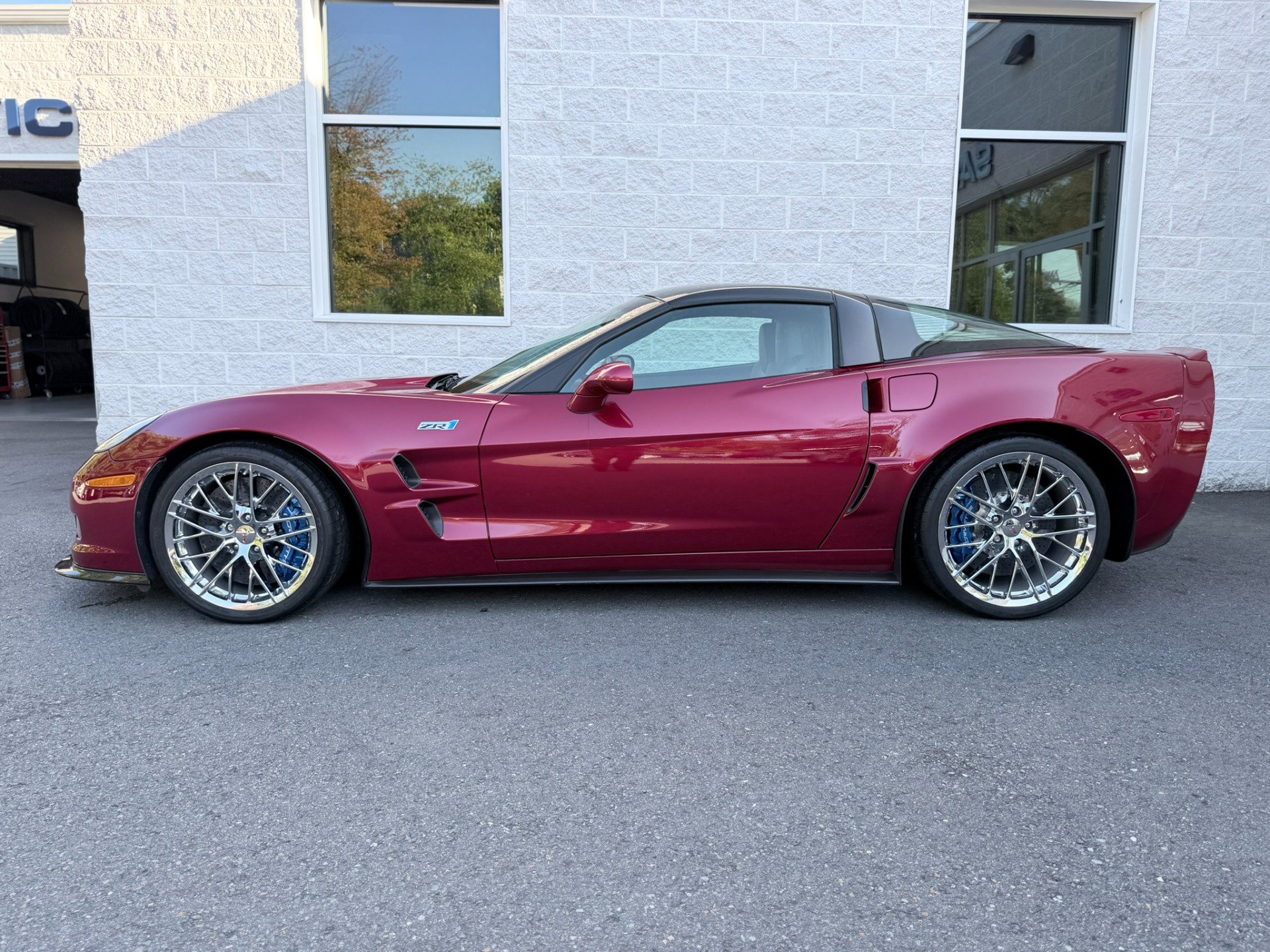 Used 2013 Chevrolet Corvette ZR1 w/ 3ZR Preferred Equipment Group RWD image 6
