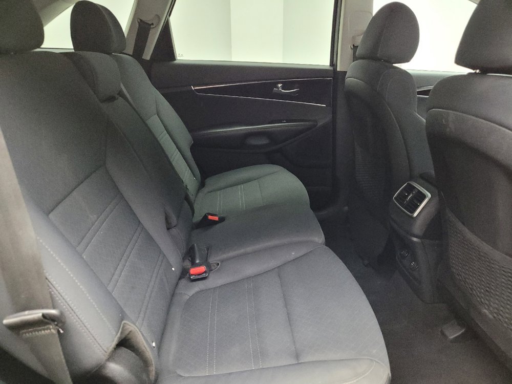 Used 2019 Kia Sorento AWD image 19