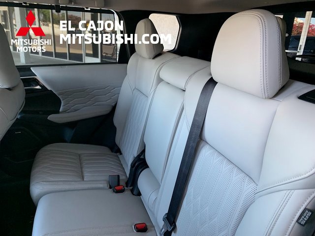 New 2025 Mitsubishi Outlander SEL image 15