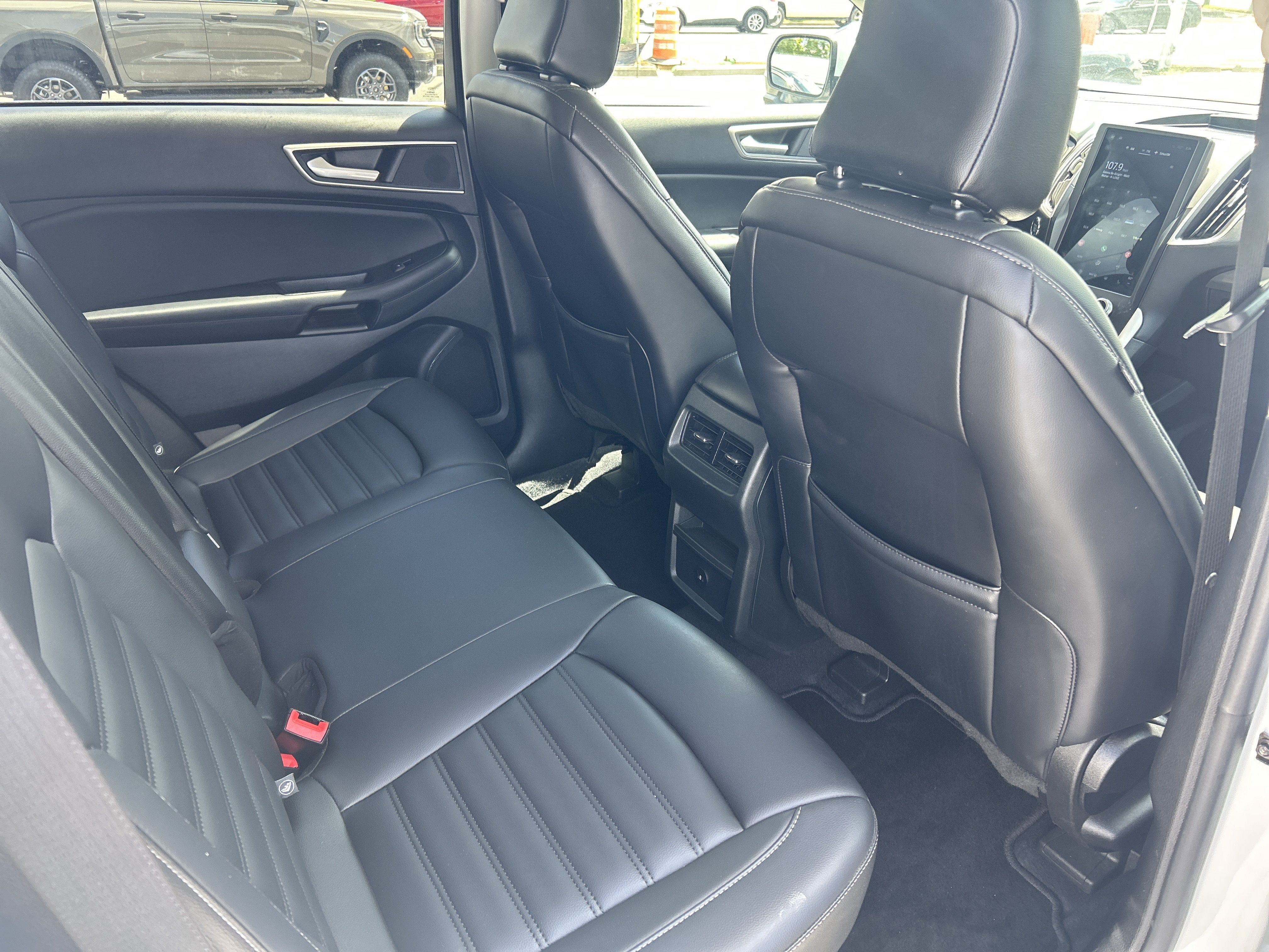 Used 2024 Ford Edge SEL AWD/4WD image 19