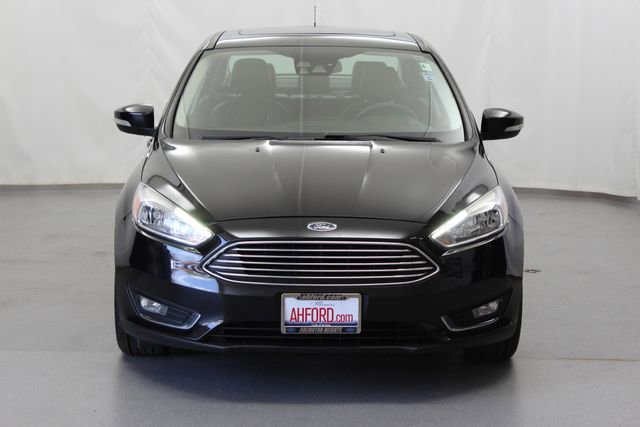 Used 2018 Ford Focus Titanium w/ Titanium Technology Package FWD image 4