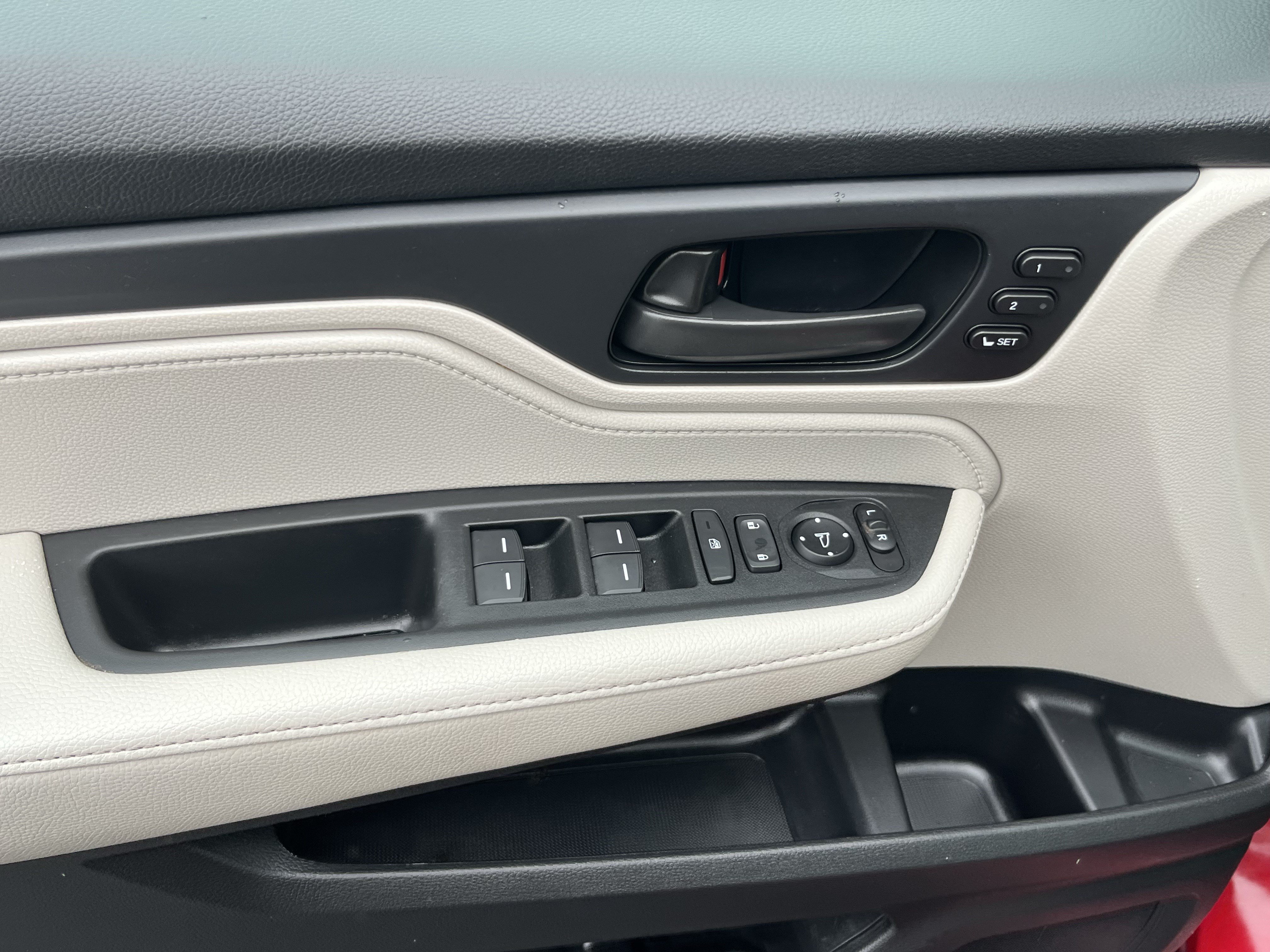 Used 2025 Honda Odyssey EX-L image 21