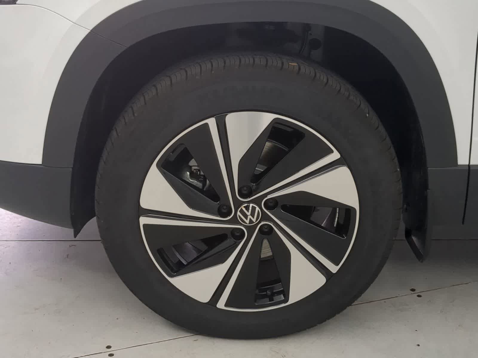 New 2025 Volkswagen Taos SE AWD/4WD image 13
