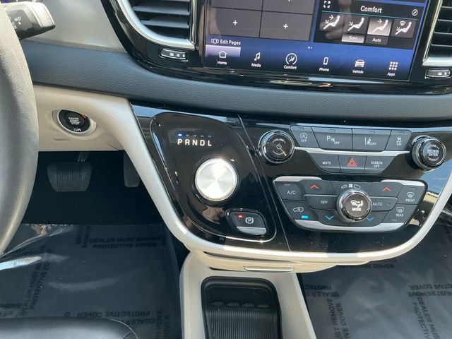 Used 2023 Chrysler Pacifica Touring-L FWD image 15