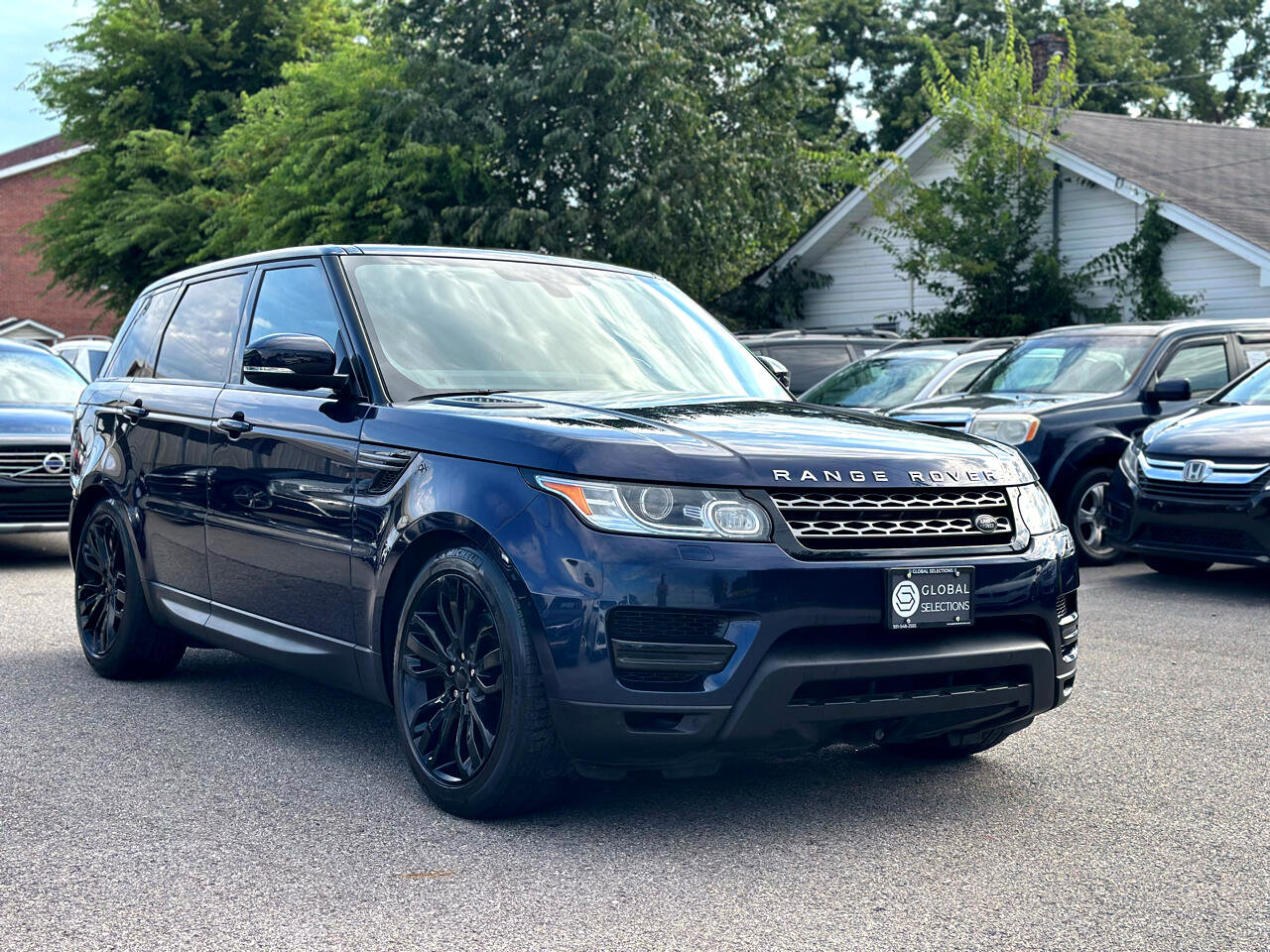 Used 2016 Land Rover Range Rover Sport SE image 2