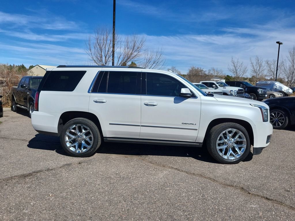 Used 2020 GMC Yukon Denali w/ Denali Premium Package image 3