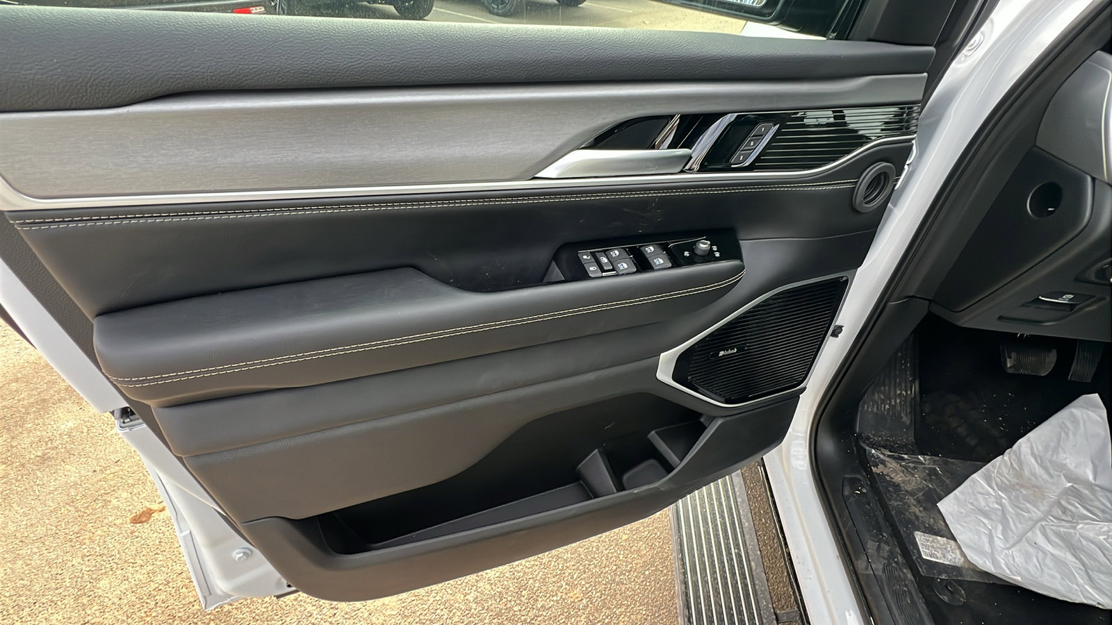 New 2026 Jeep Grand Wagoneer Limited image 14