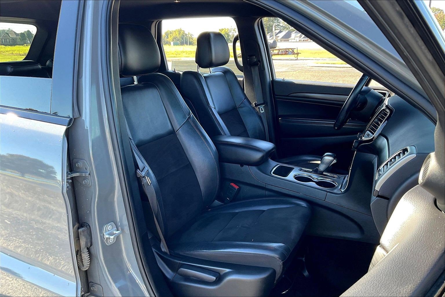 Used 2021 Jeep Grand Cherokee Laredo X image 8