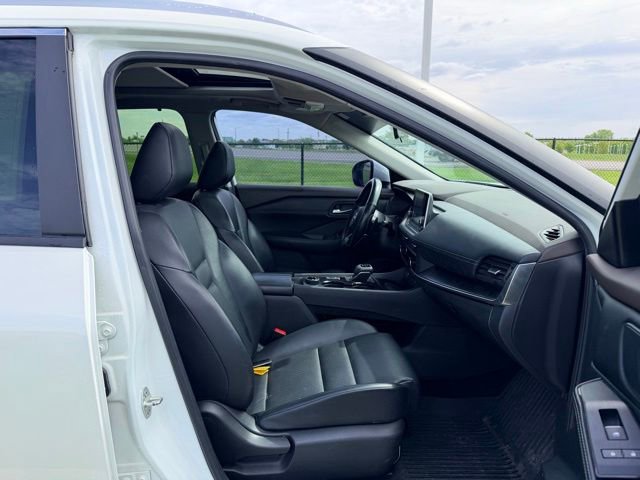 Used 2023 Nissan Rogue SV w/ SV Premium B Package AWD/4WD image 11