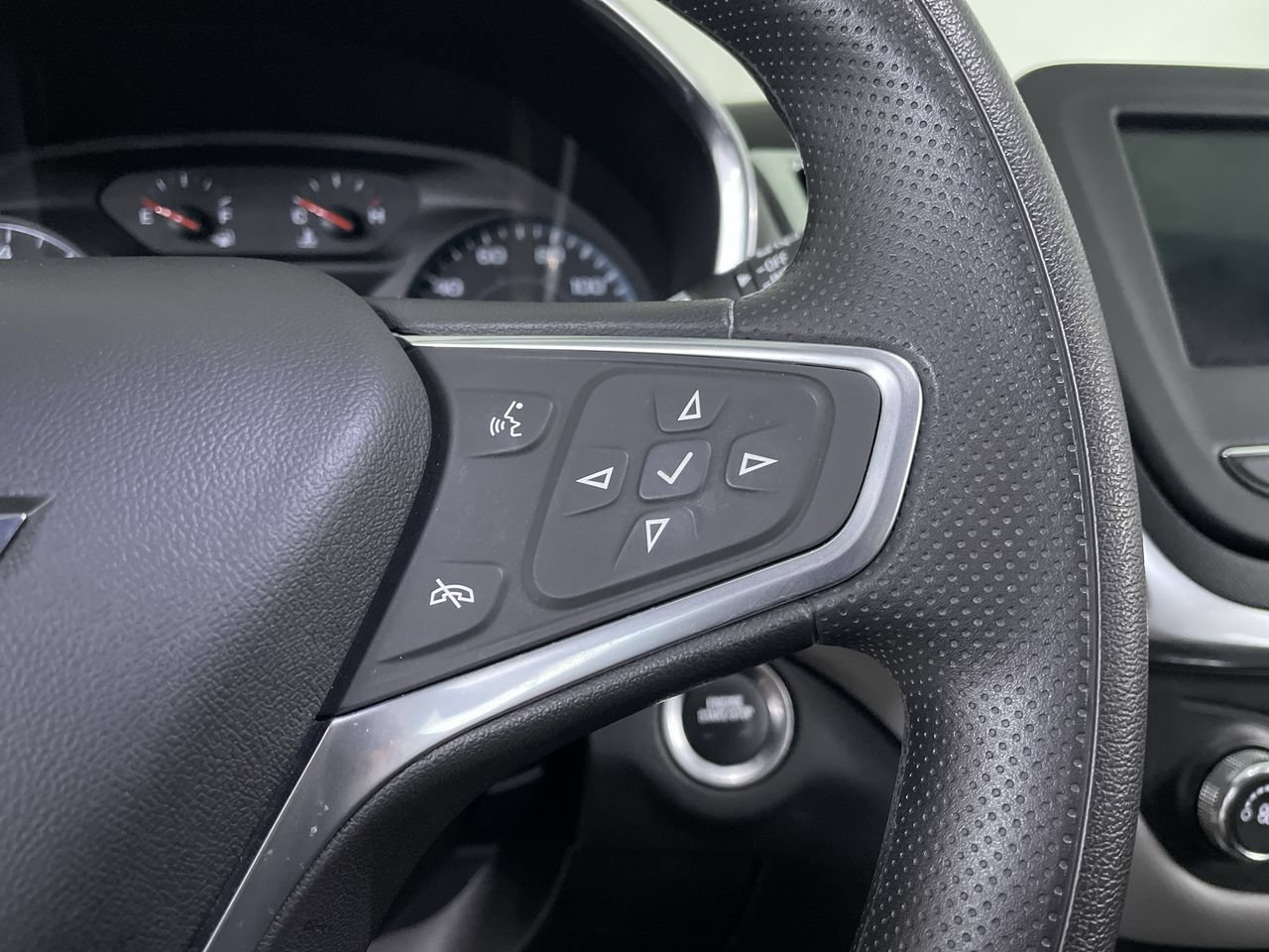 Used 2022 Chevrolet Equinox LS AWD/4WD image 26