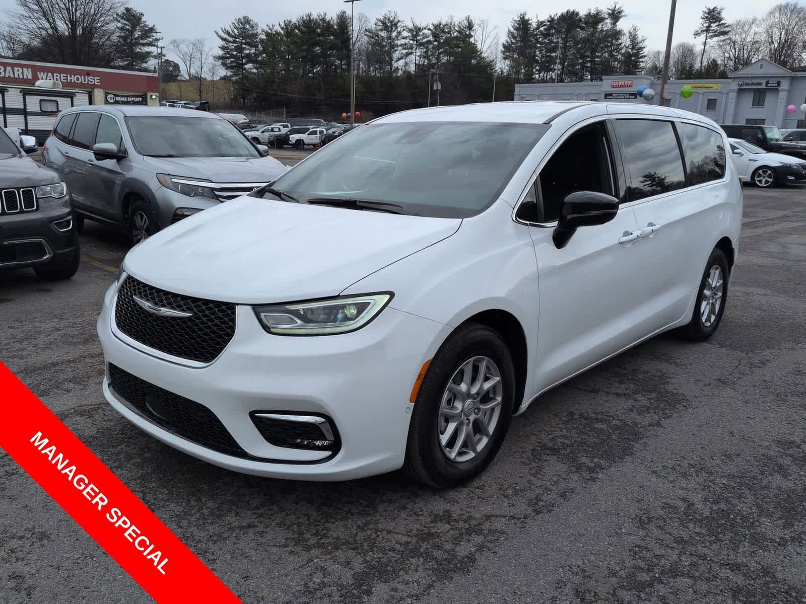 New 2026 Chrysler Pacifica Select FWD image 4