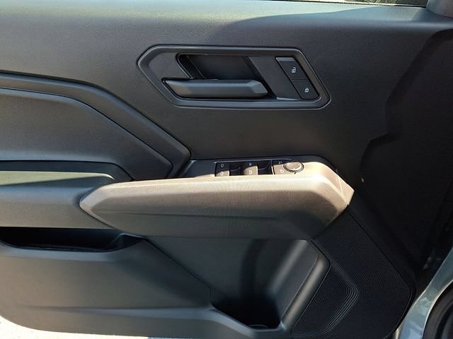 New 2026 Chevrolet Colorado Trail Boss w/ Off-Road Front Bumper Package AWD/4WD image 9