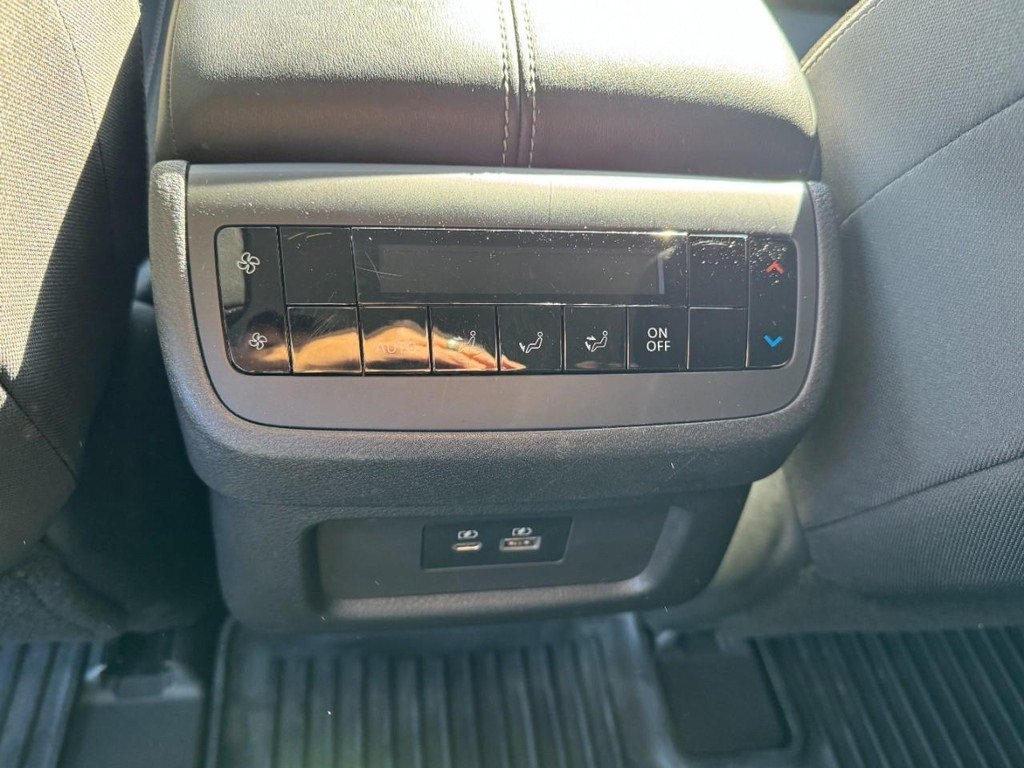 Used 2022 Nissan Pathfinder SV image 10