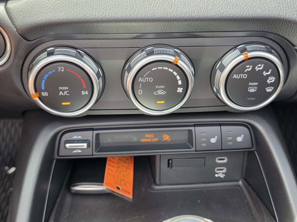 Used 2024 MAZDA MX-5 Miata RF Grand Touring image 11