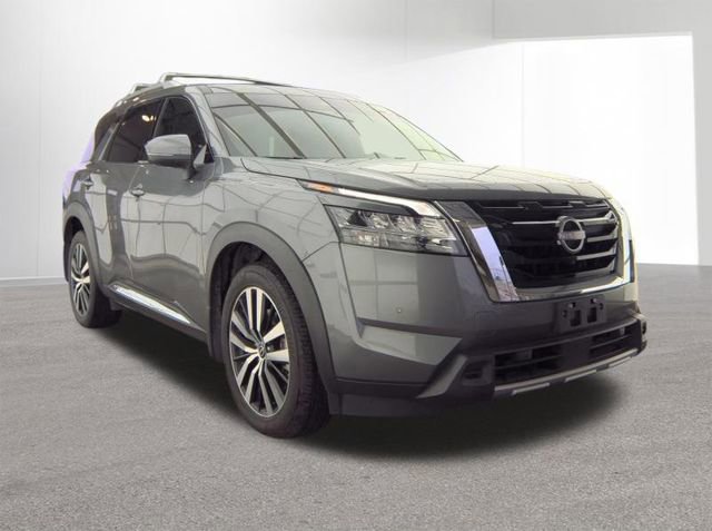 Used 2023 Nissan Pathfinder Platinum AWD/4WD image 6