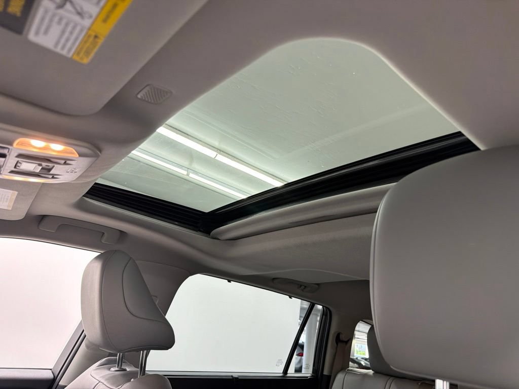 Used 2022 Toyota Highlander XLE FWD image 26
