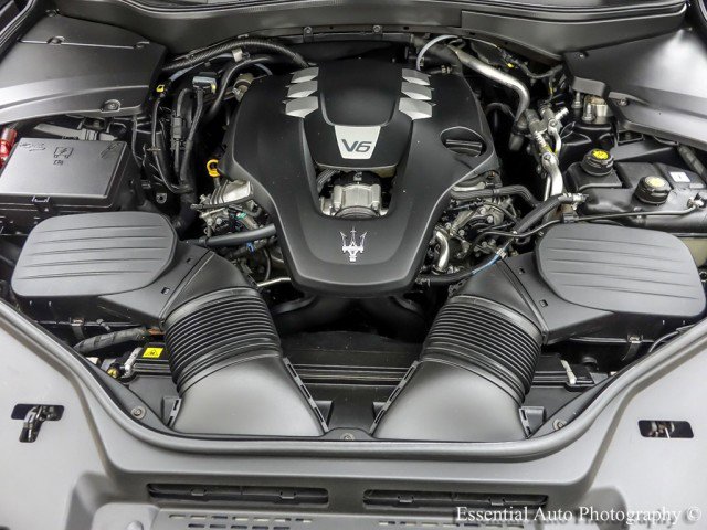 Used 2018 Maserati Levante AWD/4WD image 33
