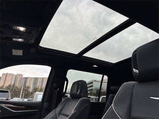 Used 2023 Cadillac Escalade ESV Premium Luxury image 21