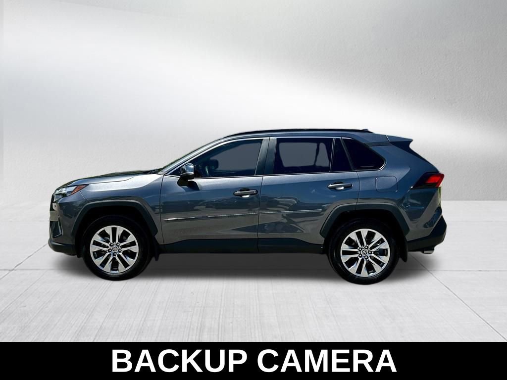 Used 2023 Toyota RAV4 XLE Premium image 4